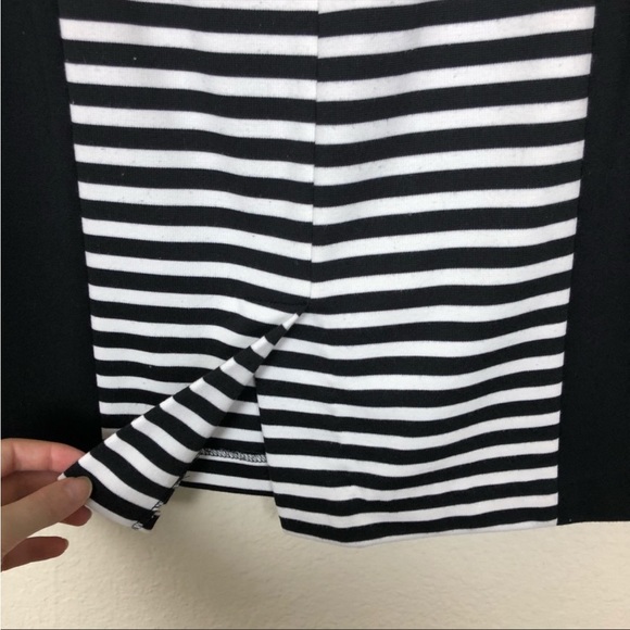 Calvin Klein Black and White Striped Pencil Skirt w/Black Side Panels - Size 4 - Picture 6 of 11
